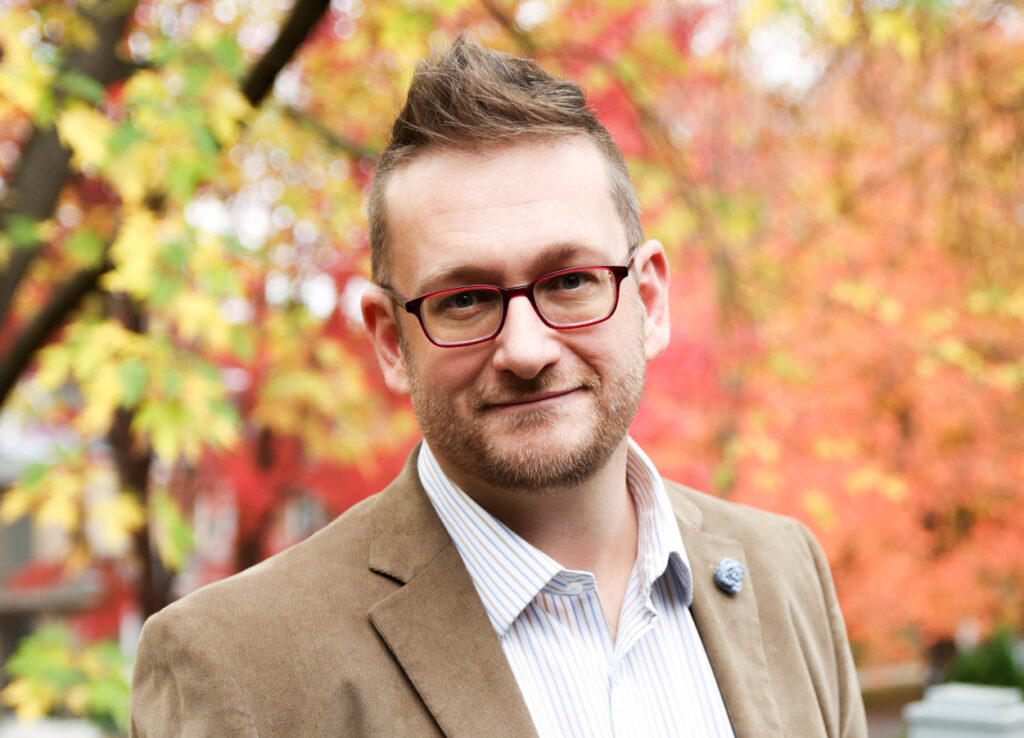 Photo of Andre Sólo, bestselling author and creator of Sensitive Refuge, the world's largest community for highly sensitive people.